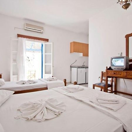 Hotel Landeris Katápola Esterno foto